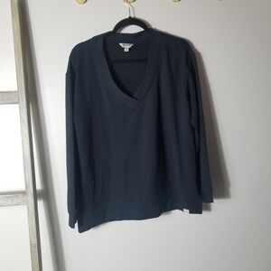 NWOT ORVIS WOMEN'S DARK BLUE V-NECK SWEATER SIZE MEDIUM